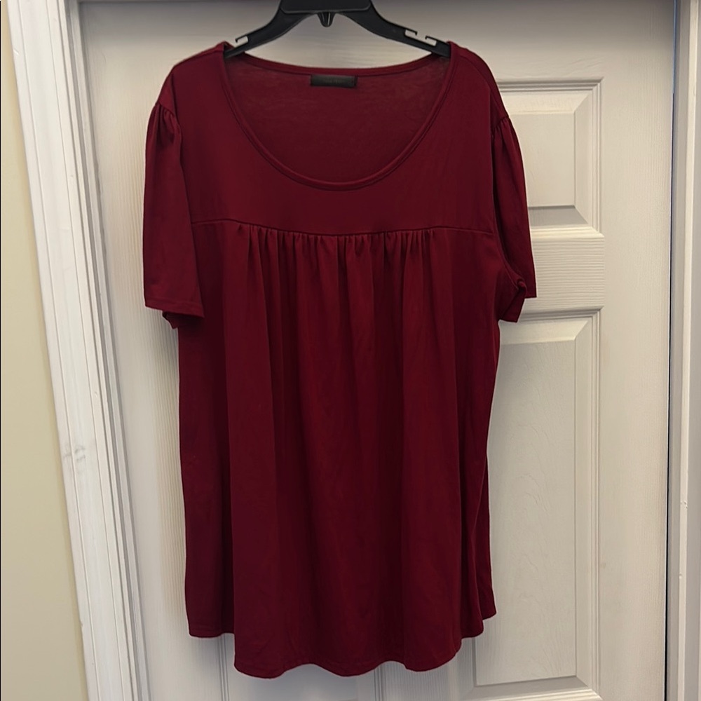 Women's Scoop Neck Short Sleeve Tunic Top - Burgundy
